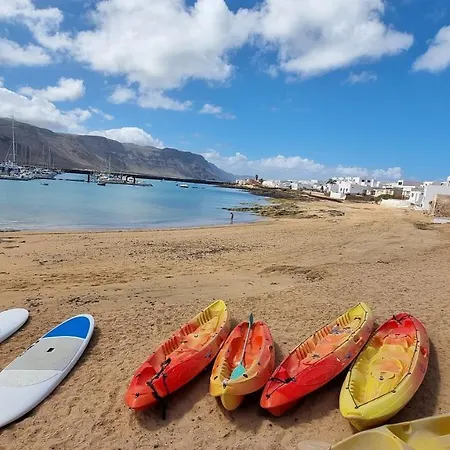Marrakech Beach, La Graciosa. * Caleta de Sebo