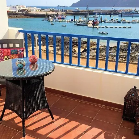 Marrakech Beach, La Graciosa. * Caleta de Sebo